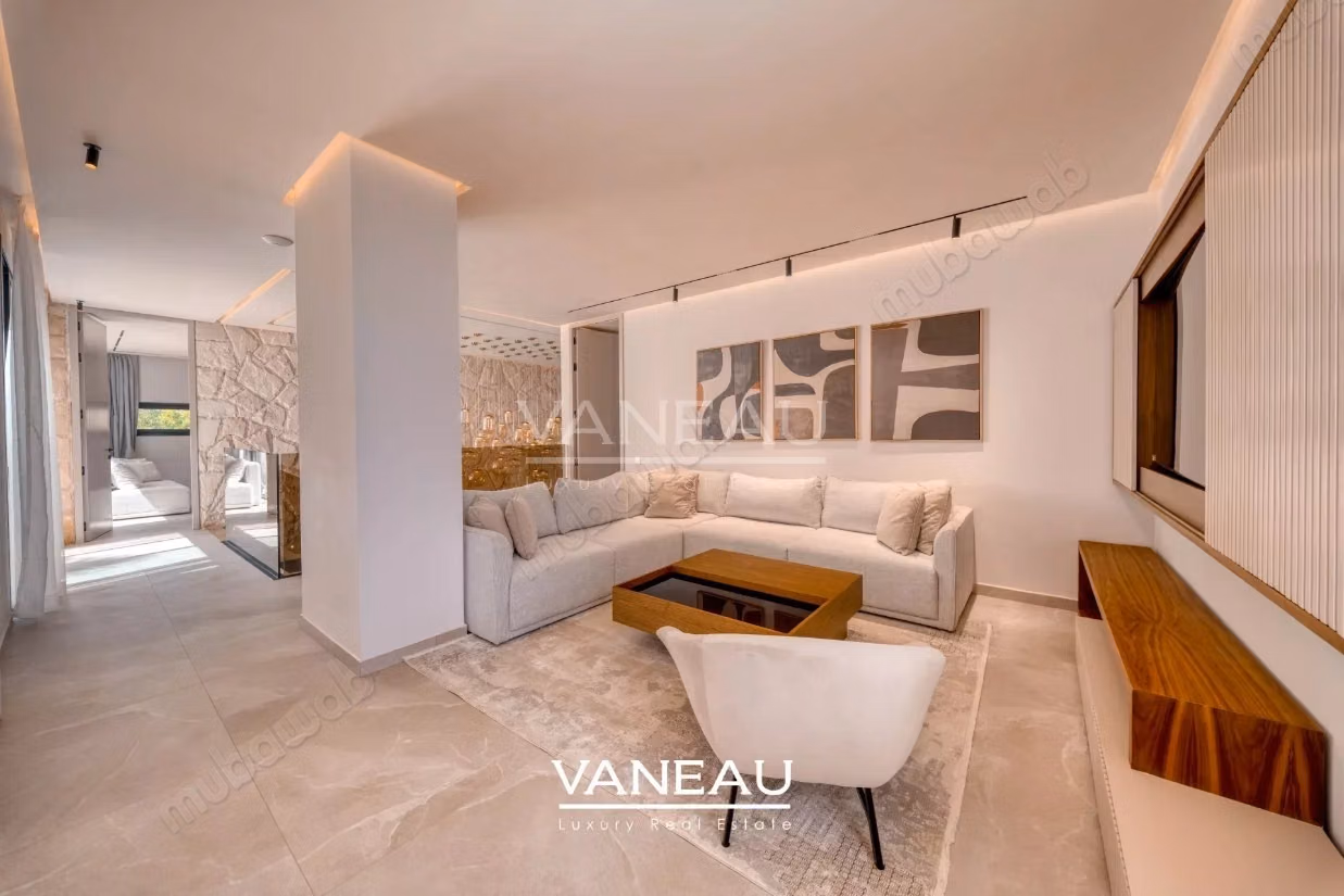 Villa contemporaine avec piscine et vue sur l’Atlas