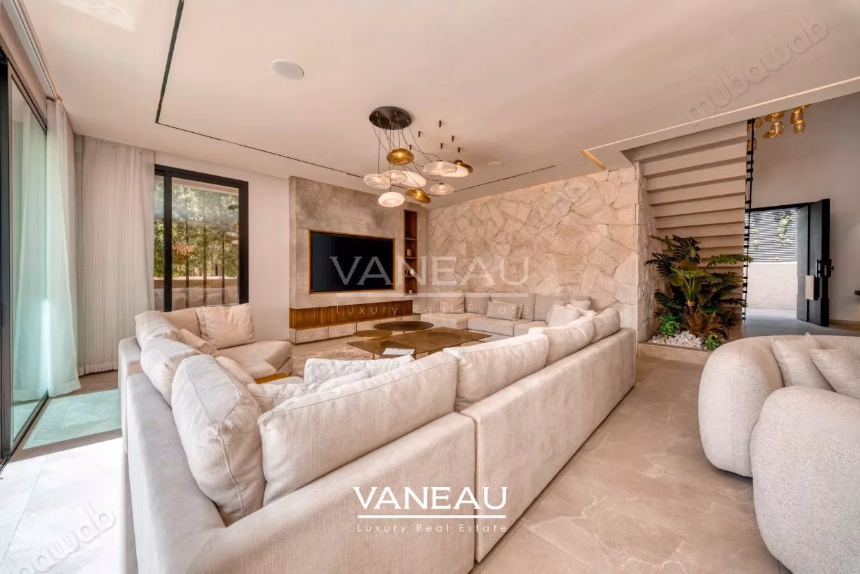 Villa contemporaine avec piscine et vue sur l’Atlas