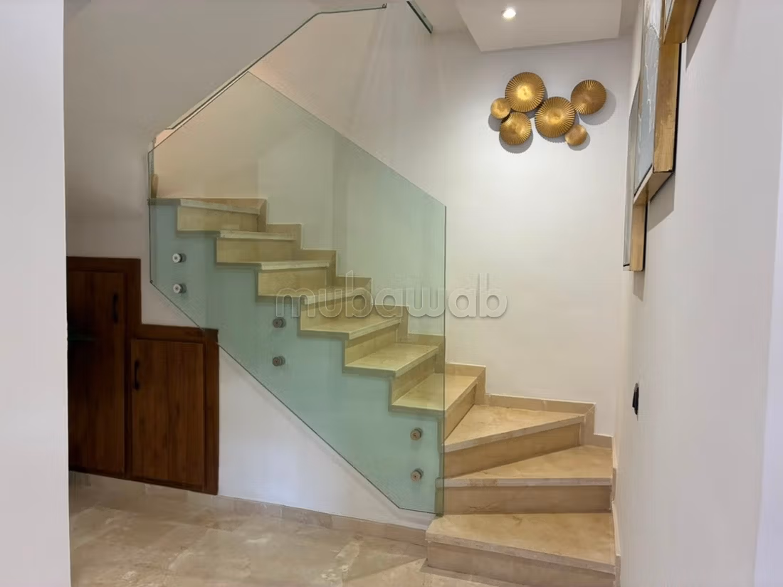 Appartement à louer à Guéliz. 5 grandes pièces. Meublé — 6