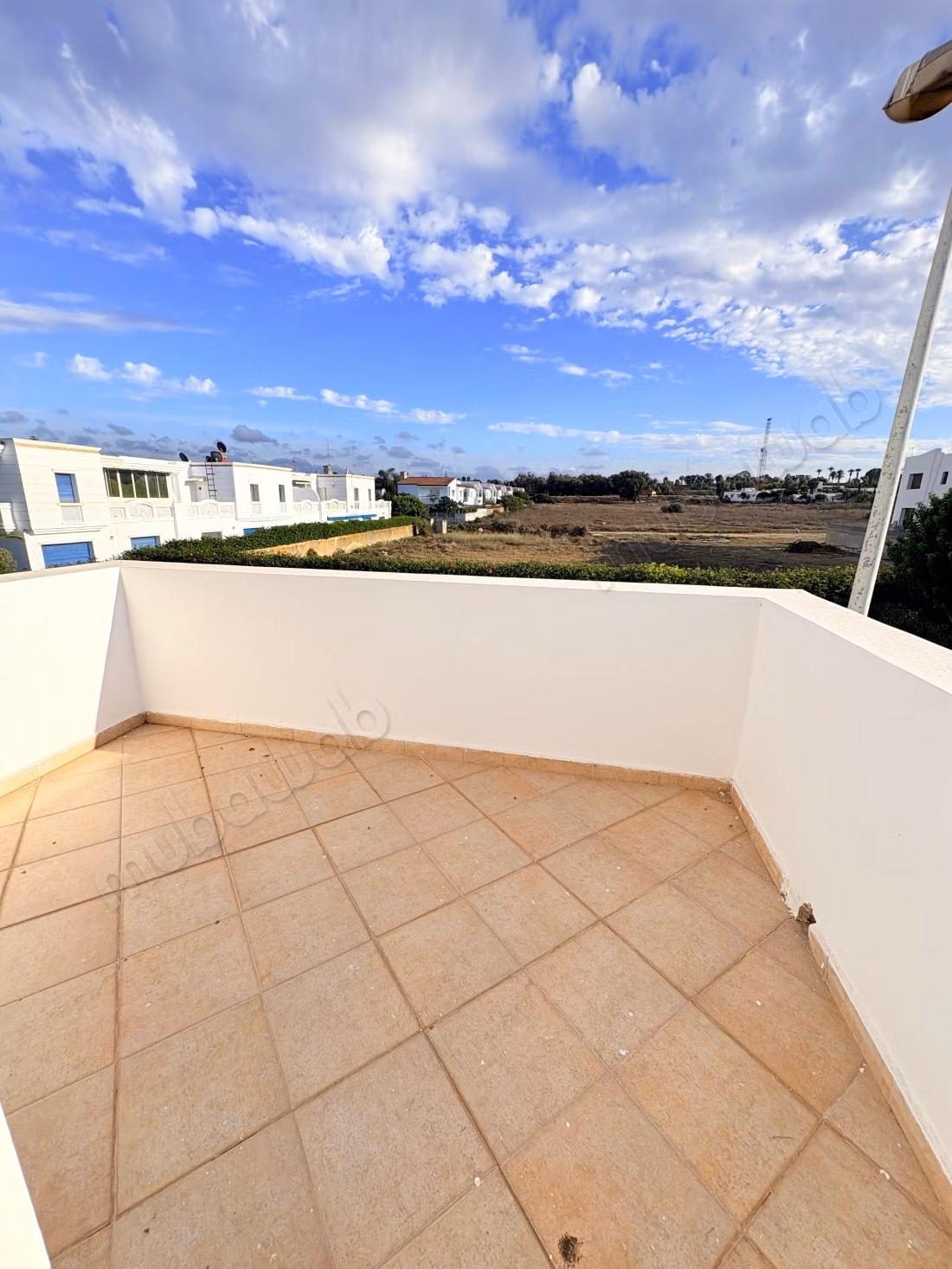 Bellissimo bungalow sulla spiaggia sicura di Skhirat