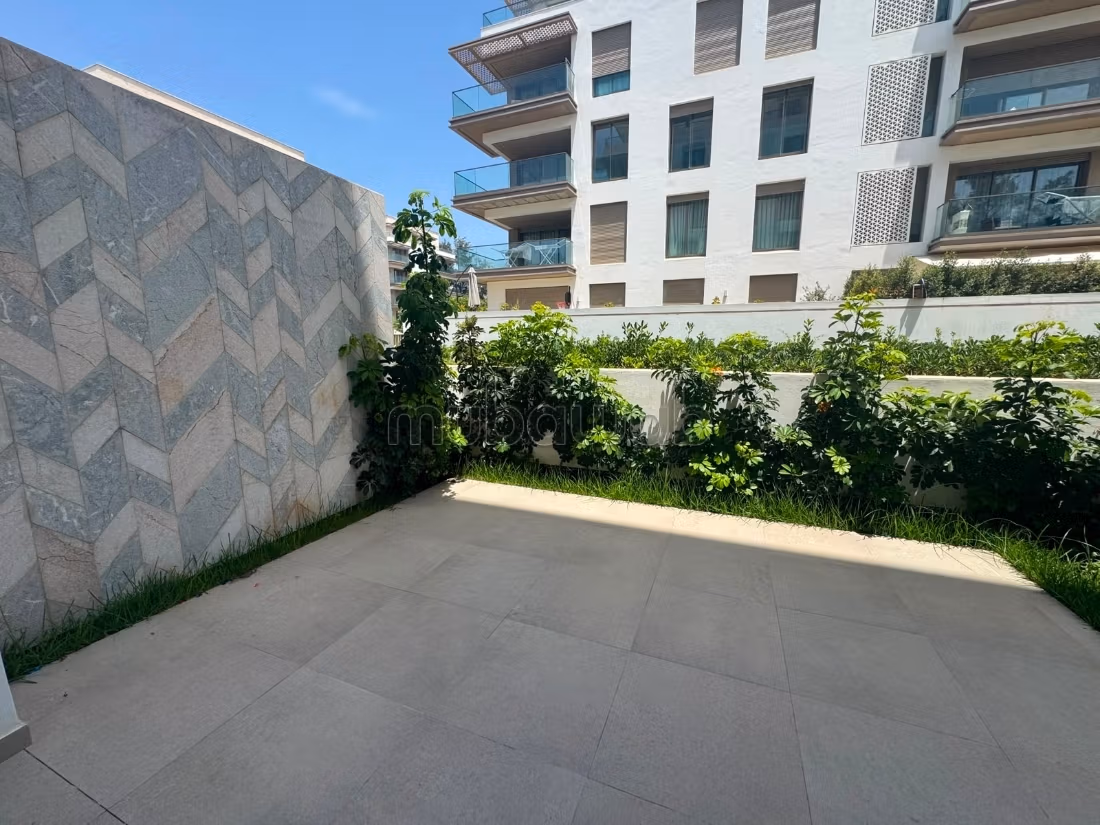 Appartement rez jardin 190m² A LOUER à Souissi