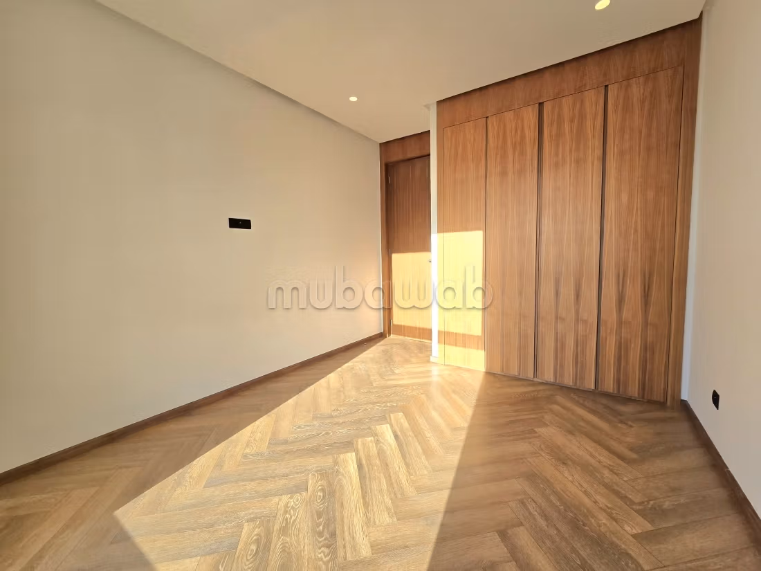 Bel appartement en location à Casablanca Finance City. 2 belles chambres. Belle terrasse et jardin — 3