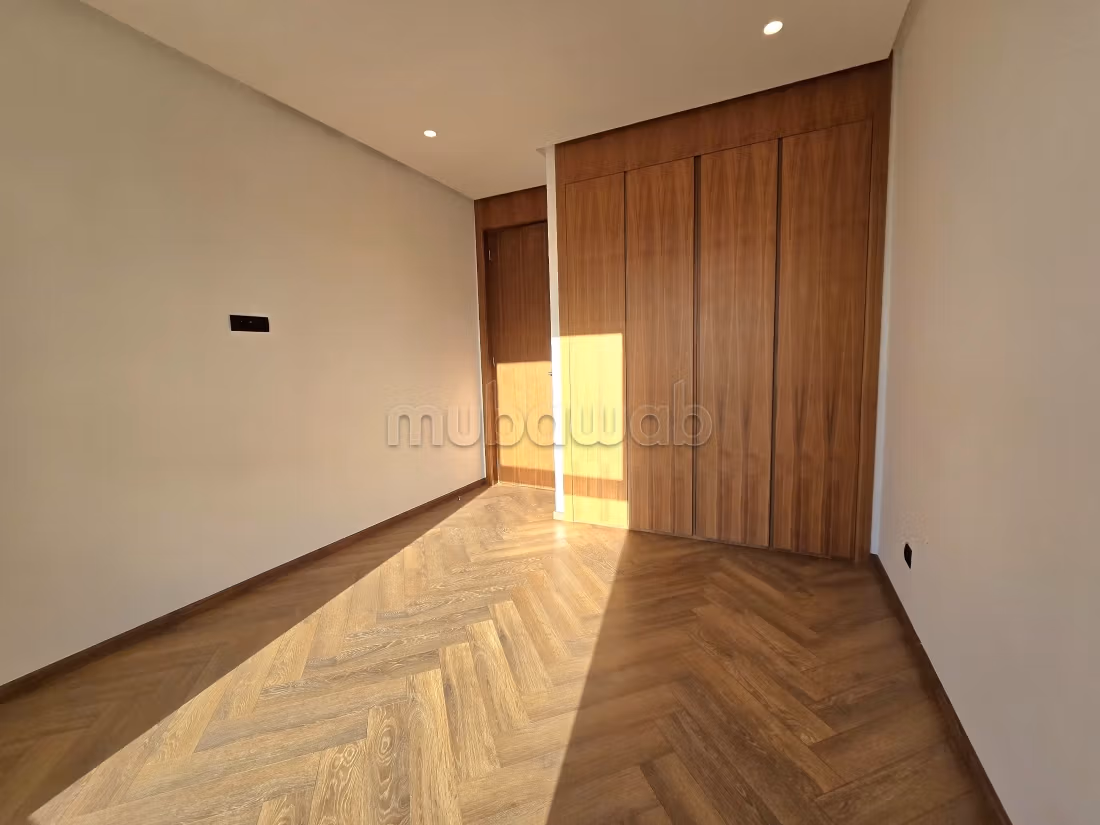 Bel appartement en location à Casablanca Finance City. 2 belles chambres. Belle terrasse et jardin — 4