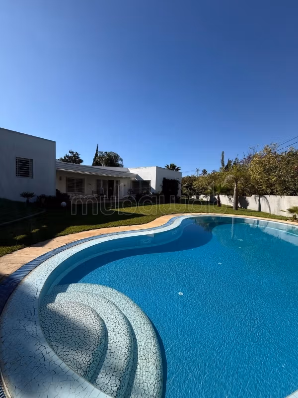 2000m² vila te huur in Souissi RABAT