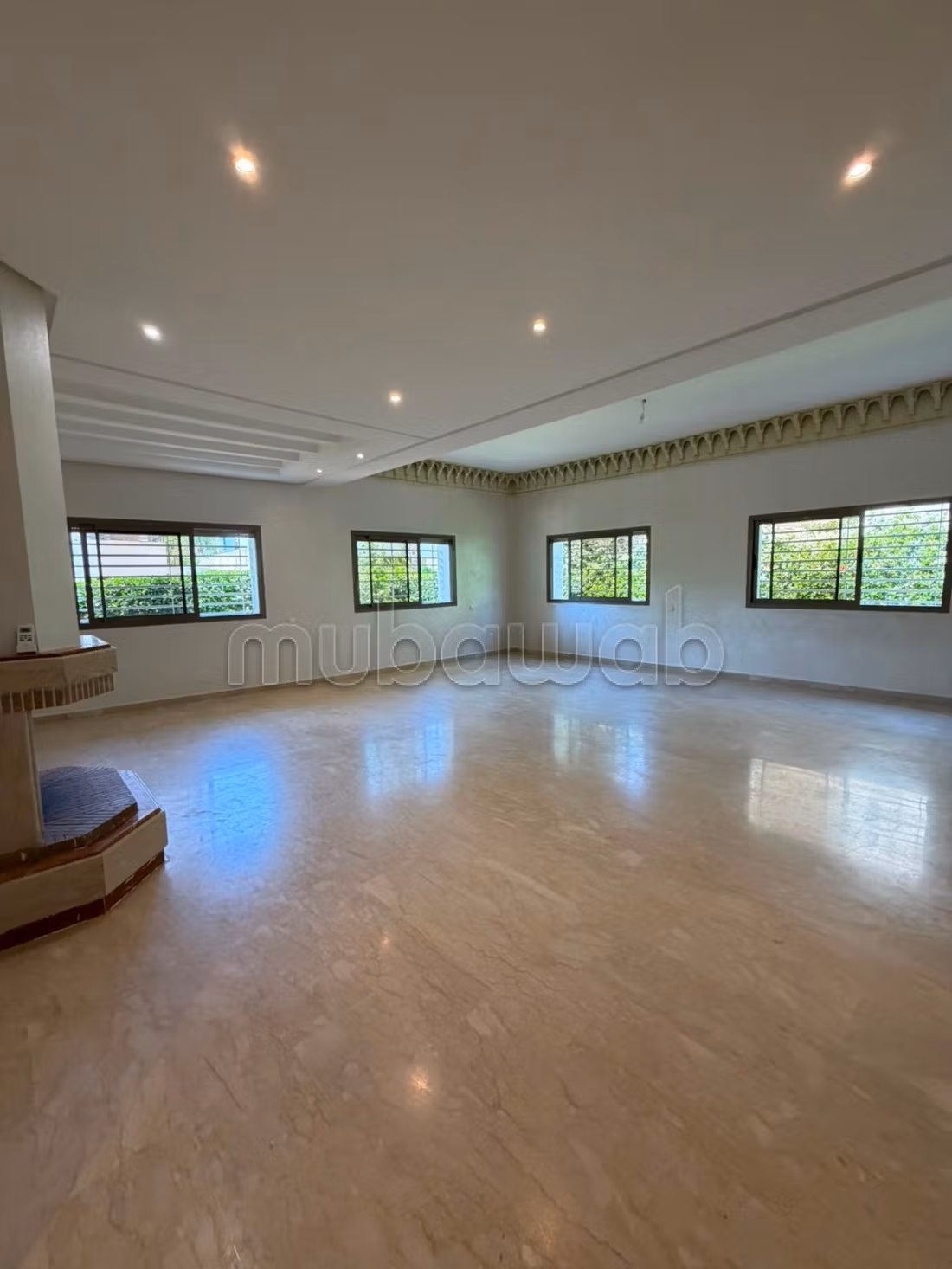 Location d'un appartement à Riyad. 3 chambres. Ascenseur et terrasse