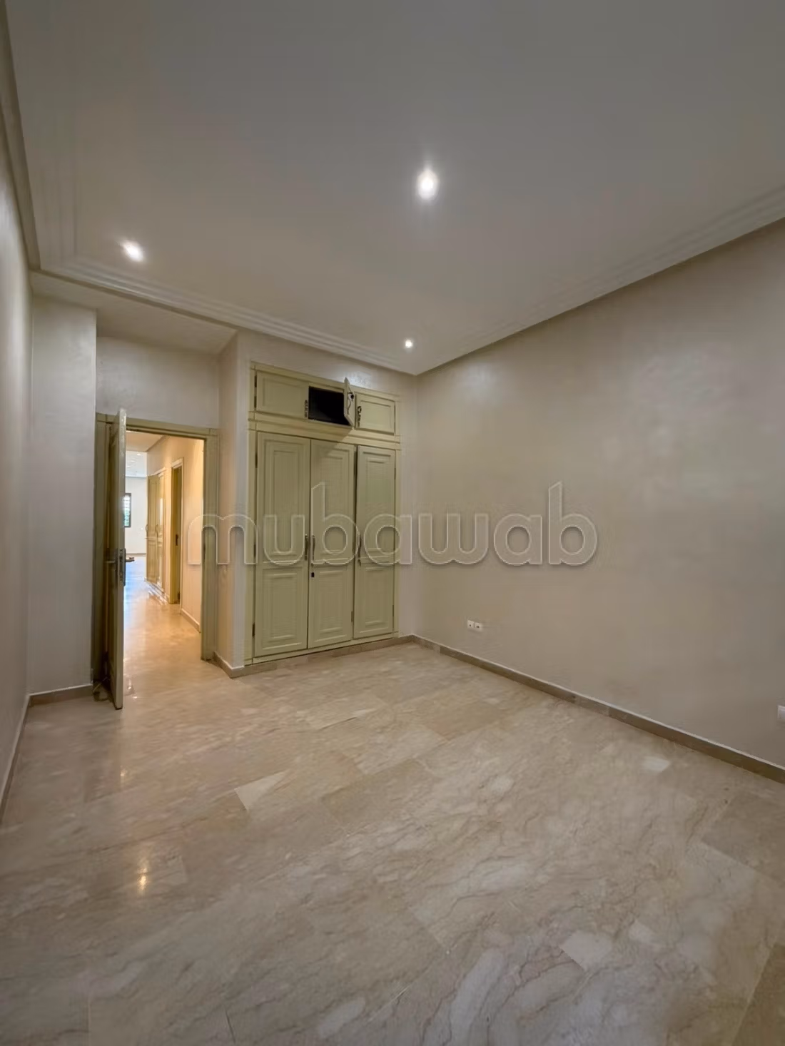 Location d'un appartement à Riyad. 3 chambres. Ascenseur et terrasse — 3