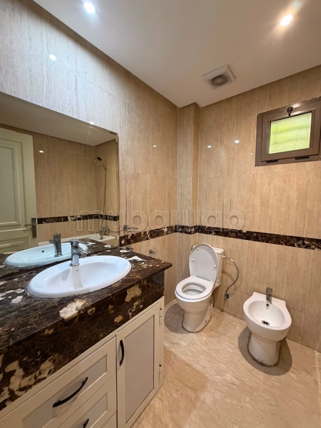 Location d'un appartement à Riyad. 3 chambres. Ascenseur et terrasse — 4