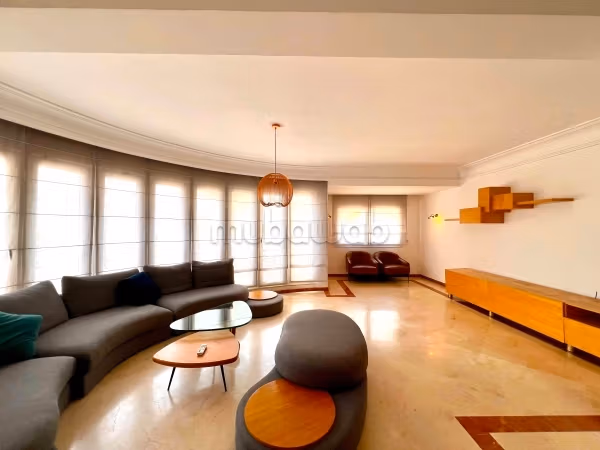Magnífico apartamento de 200m2 en el barrio Racine