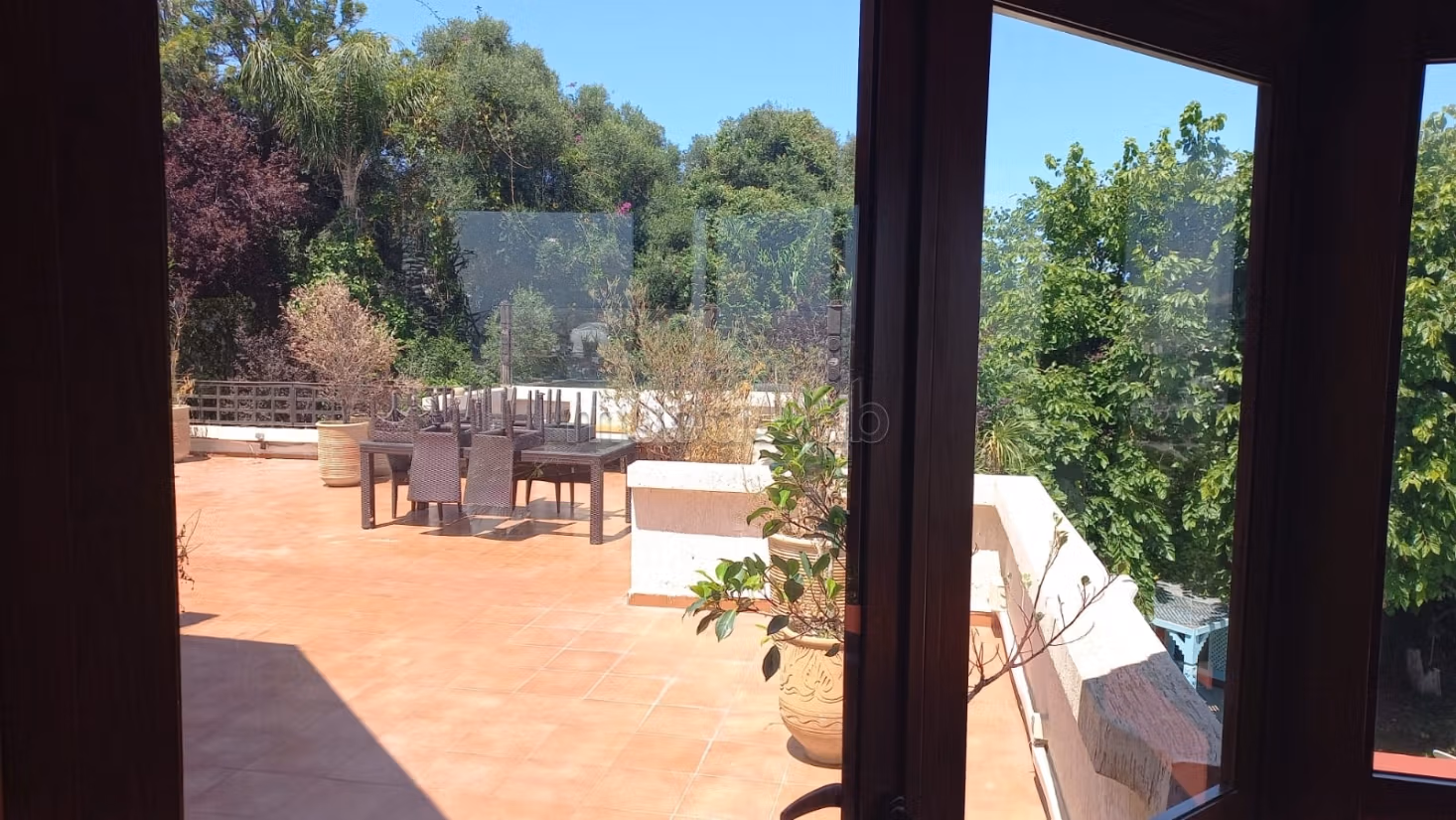 Luxe huis te huur in Star Hill. Oppervlakte 1500 m². Gestoffeerd