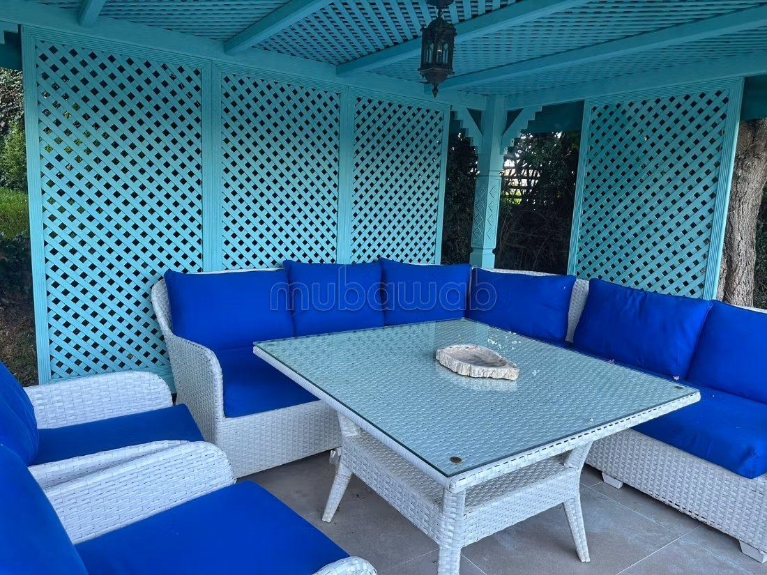 Luxe huis te huur in Star Hill. Oppervlakte 1500 m². Gestoffeerd
