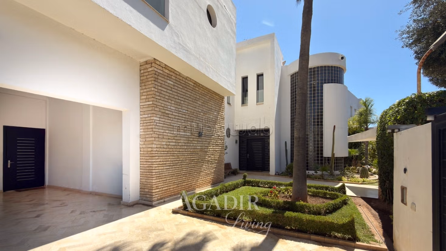 Exceptional Residence with Ocean Panorama