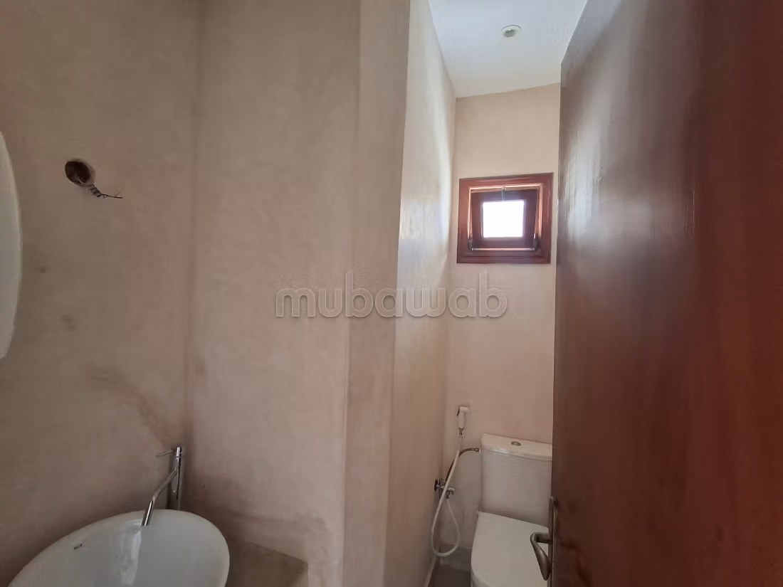 In affitto / Villa ad uso professionale