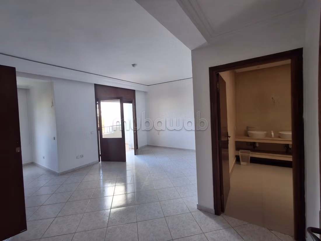 In affitto / Villa ad uso professionale
