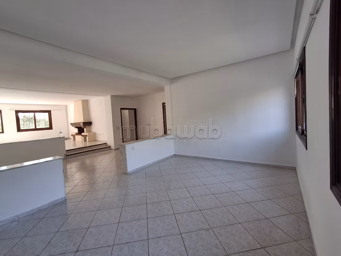 In affitto / Villa ad uso professionale