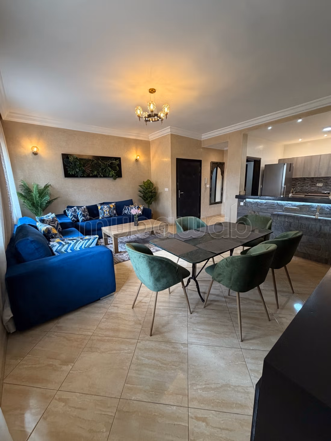 Appartamento per le vacanze in affitto a Haut Founty. 8 grandi stanze. Terrazza e giardino