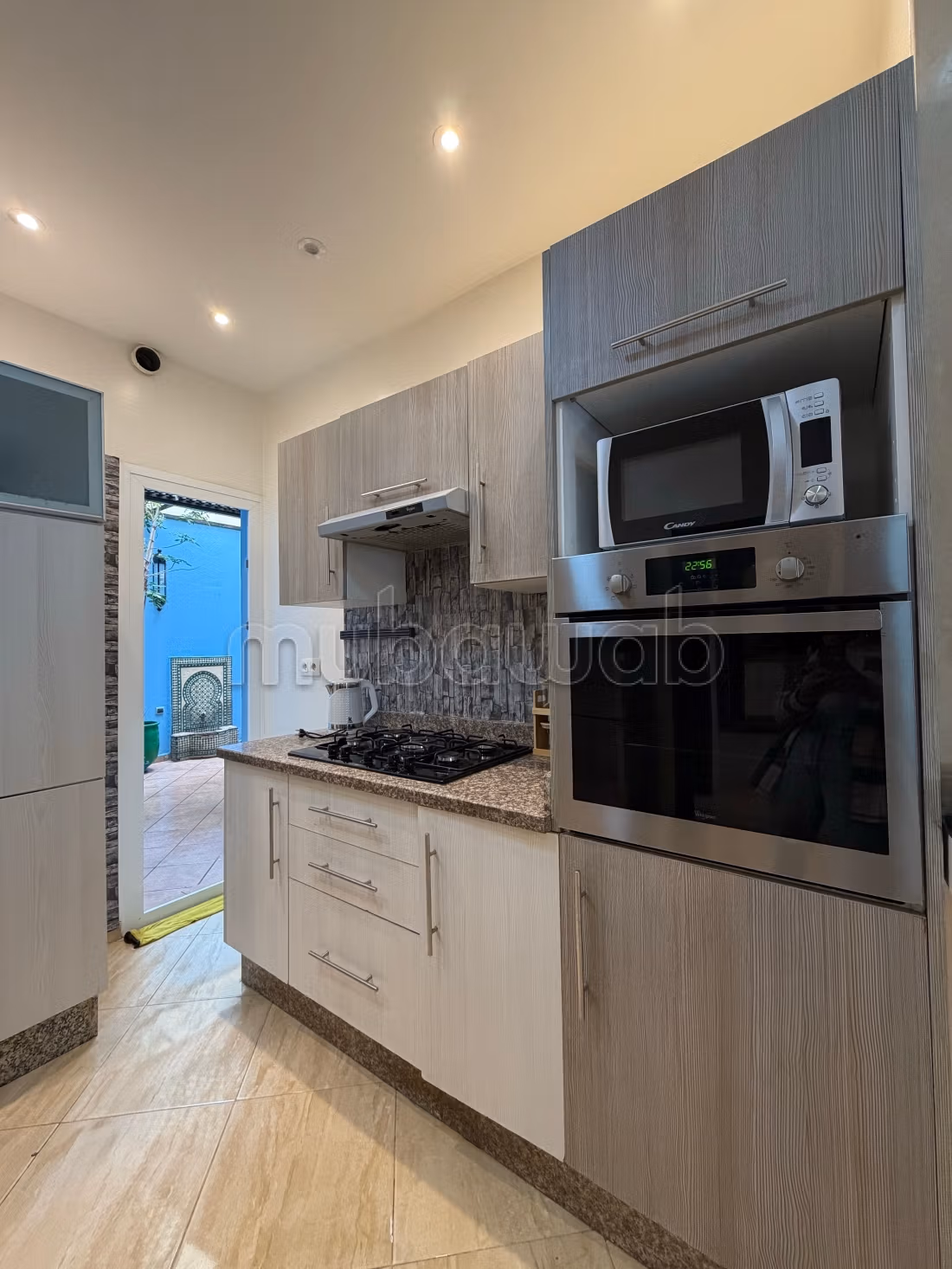Appartamento per le vacanze in affitto a Haut Founty. 8 grandi stanze. Terrazza e giardino