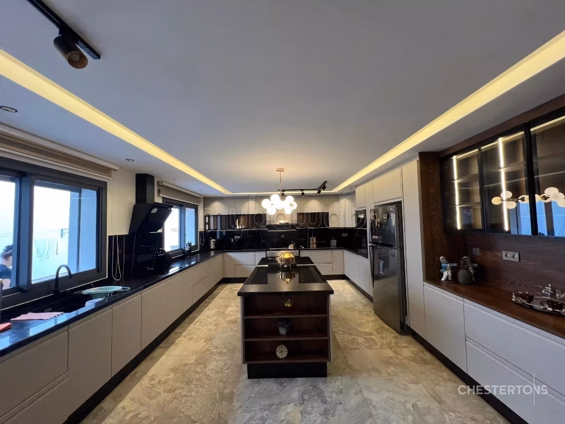 Exceptional Contemporary Villa – 900 m² Living Space