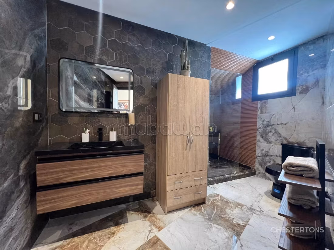 Exceptional Contemporary Villa – 900 m² Living Space
