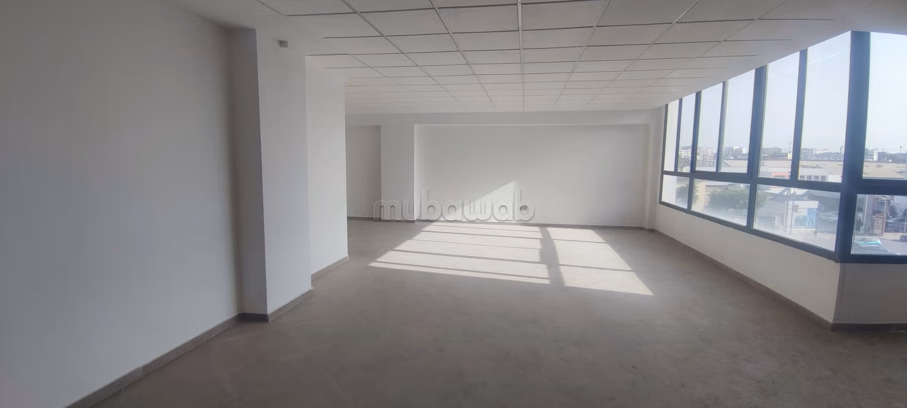 Location plateau bureau 145m² à roche noir 
à Casab