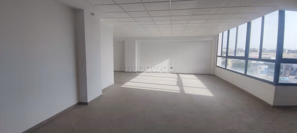 Location plateau bureau 145m² à roche noir 
à Casab