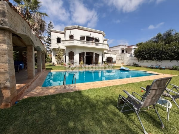 Villa à vendre 1 039 m², 5 chambres 
Californie Casablanca