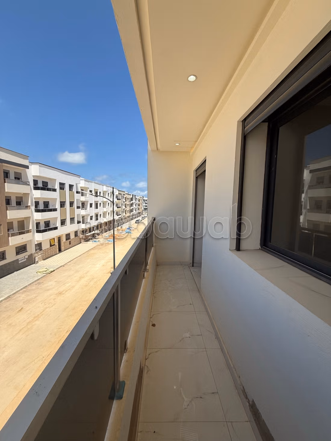 Bel appartement à vendre à Sidi Rahal Plage. 2 belles chambres. Four