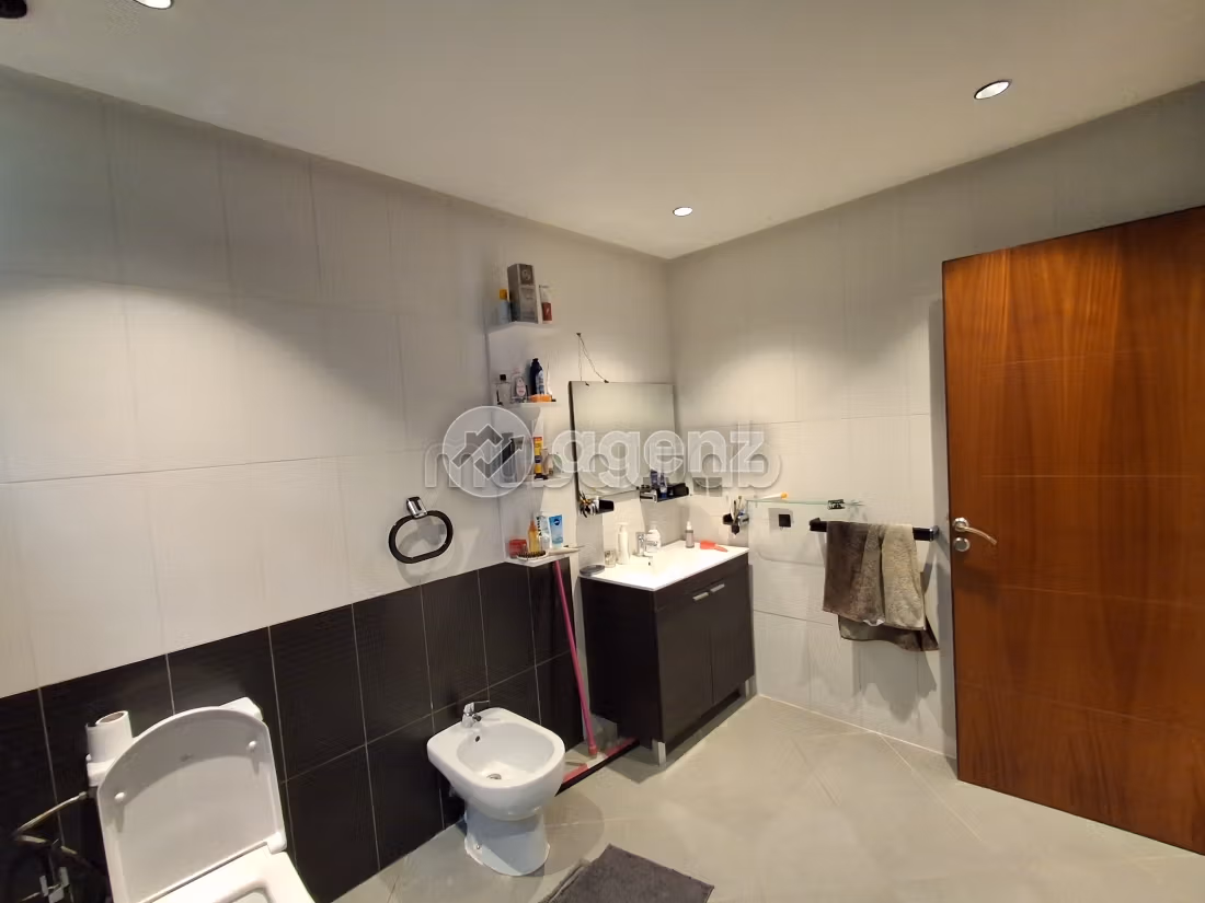 Appartement à vendre 100 m², 3 chambres Andalousse Skhirate Témara