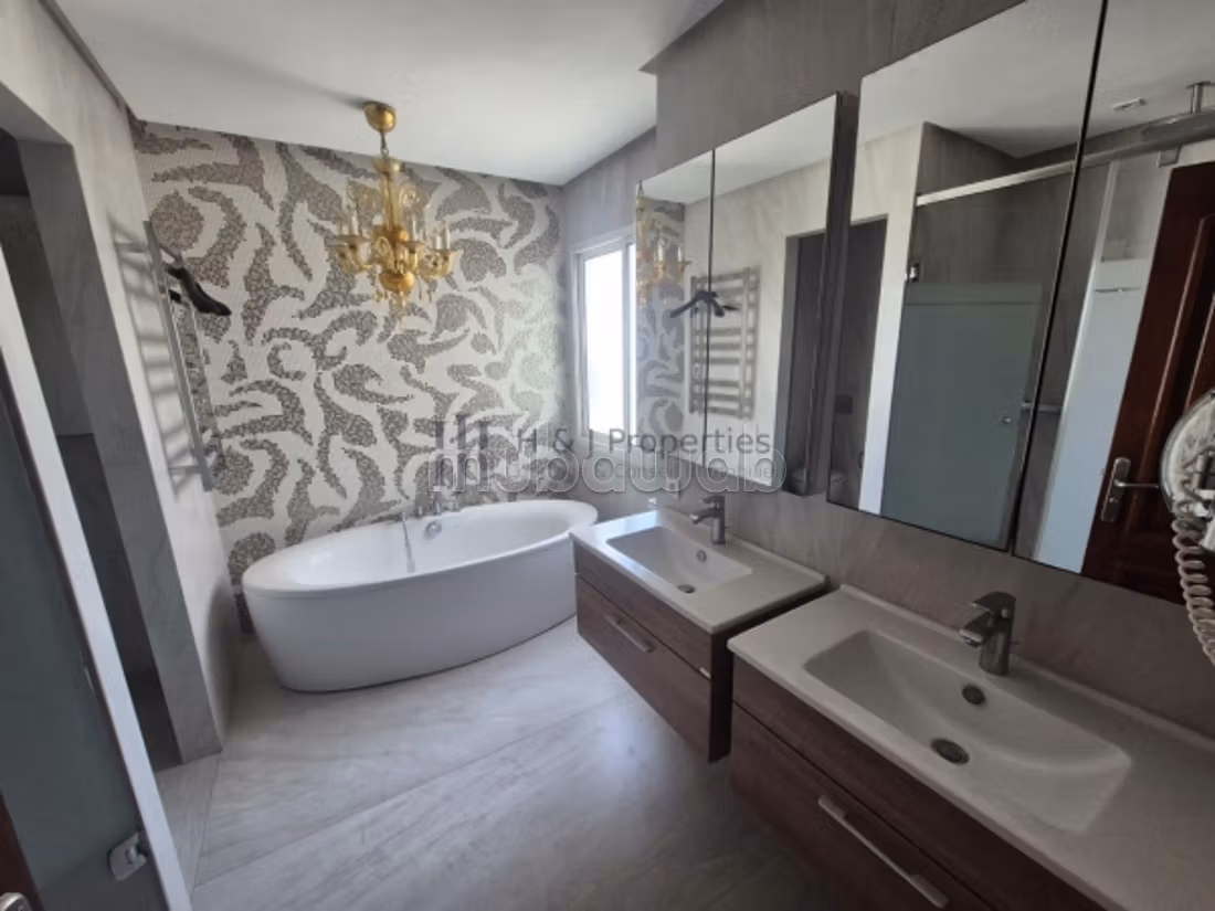 Villa t4 de 607m² – 3 chambres piscine