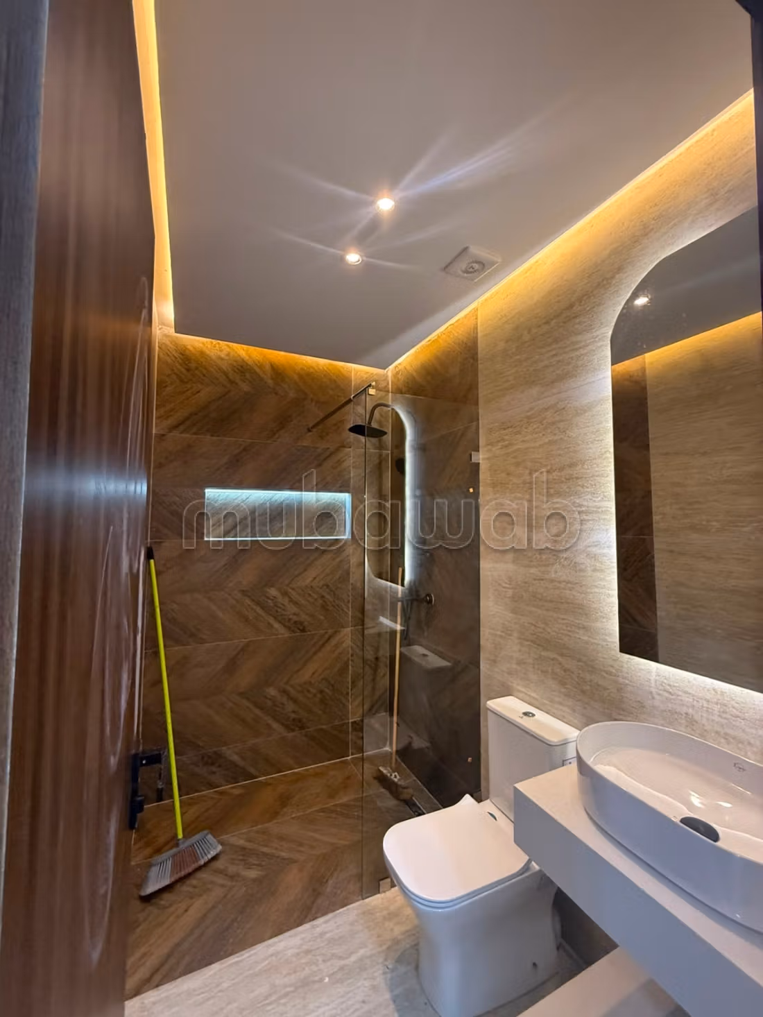 Venta de apartamento en Morthil. 2 habitaciones increíbles. Puerta resistente, residencia segura