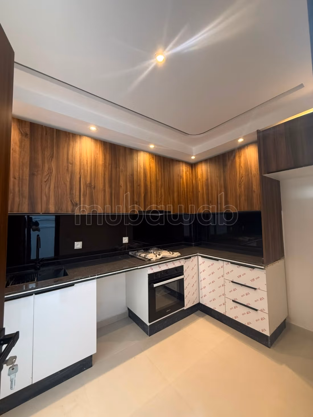 Venta de apartamento en Morthil. 2 habitaciones increíbles. Puerta resistente, residencia segura
