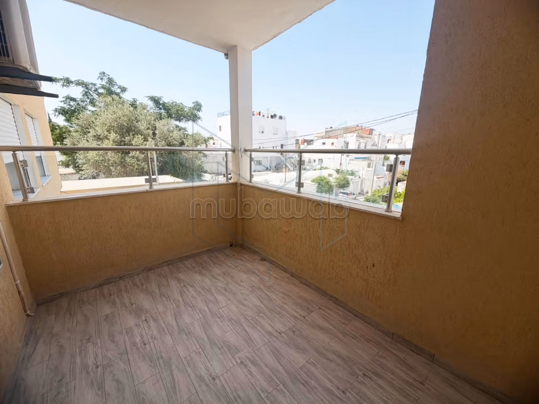 À louer à Sidi Abdelaziz, La Marsa, étage de villa