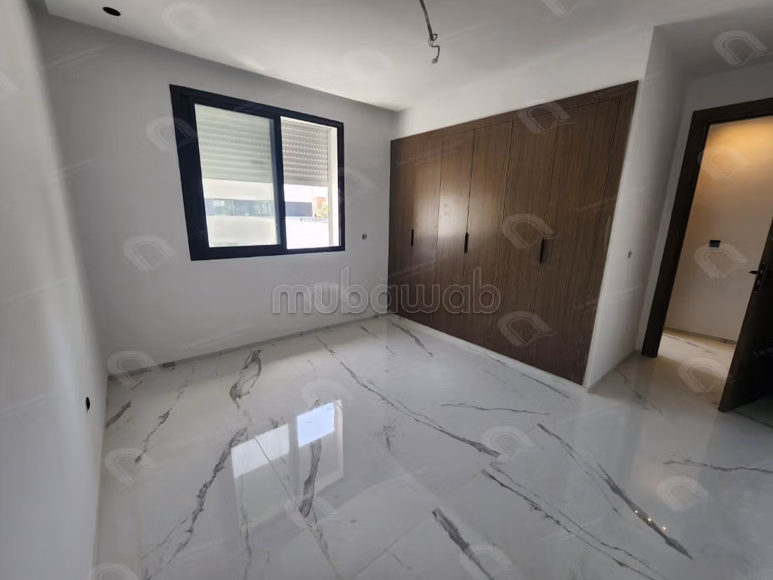 A vendre un S2 neuf à la soukra
