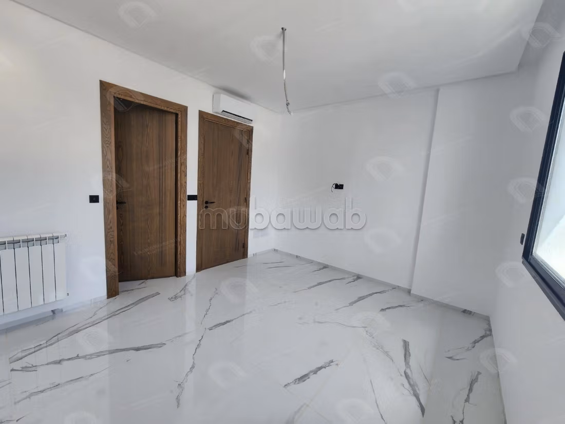 A vendre un S2 neuf à la soukra