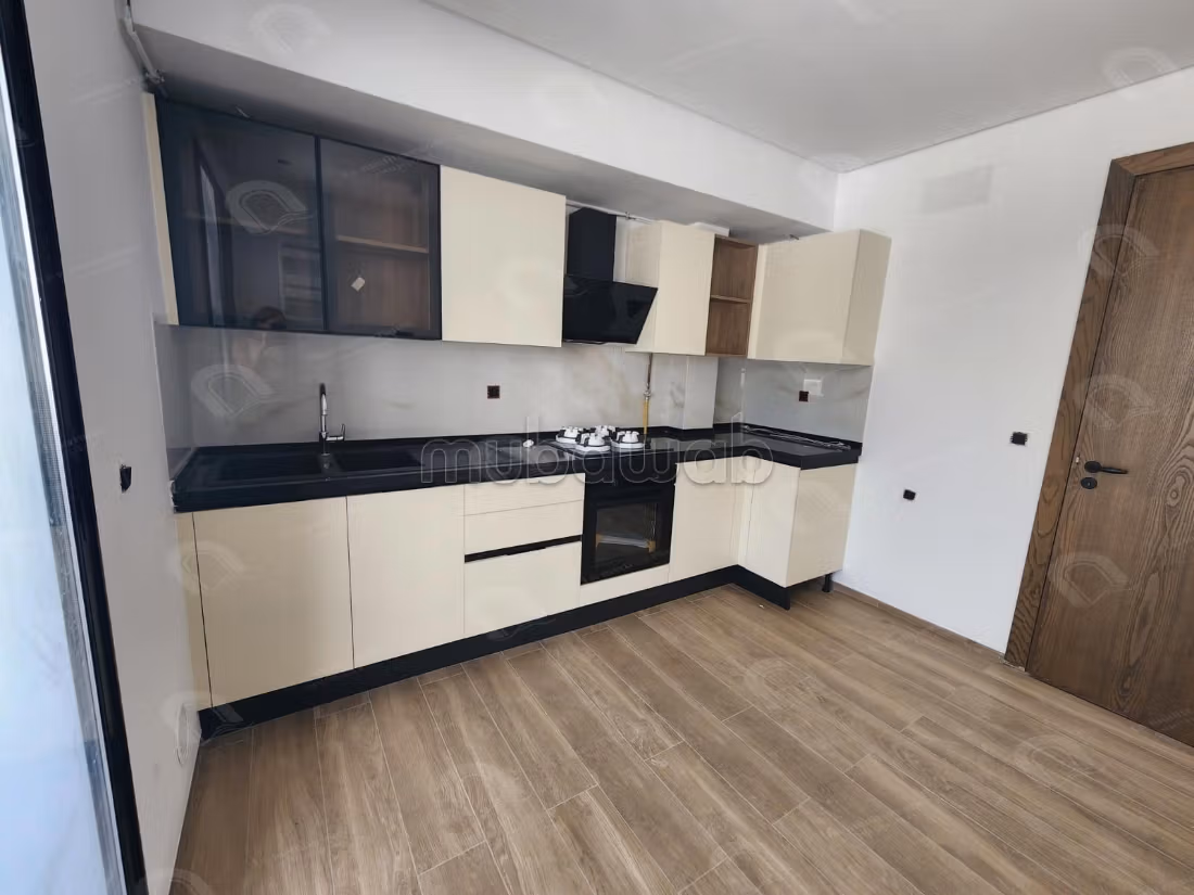A vendre un S2 neuf à la soukra