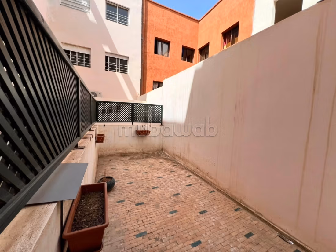 Appartement vide à vendre à Hay Izdihar