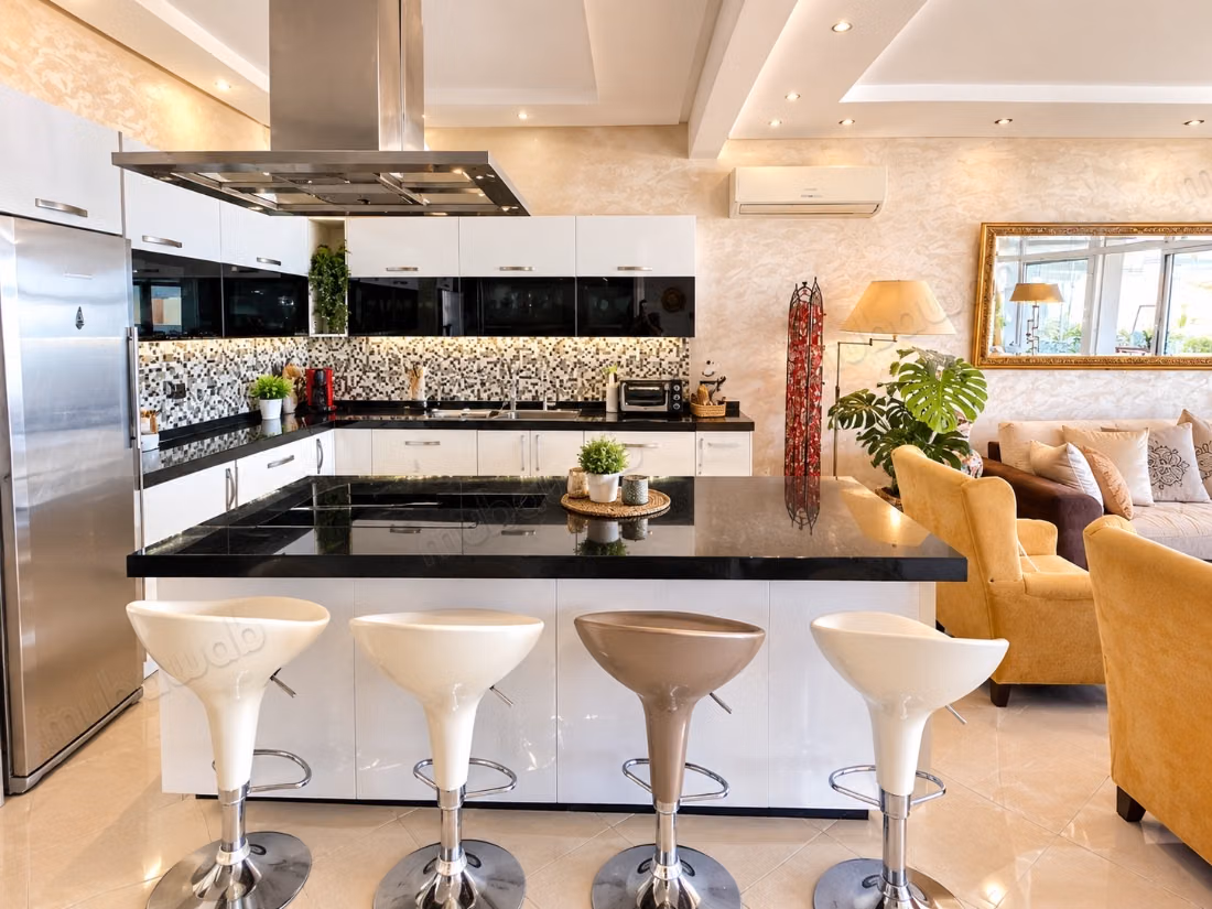 SEA-VIEW APARTMENT IN MALABATA – 153 m²