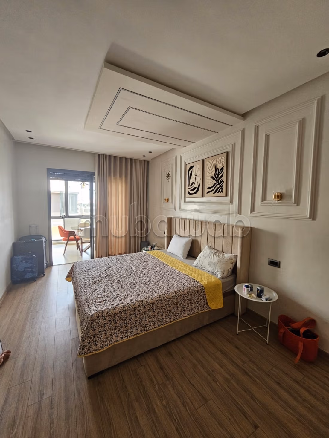 High-end apartment with swimming pool