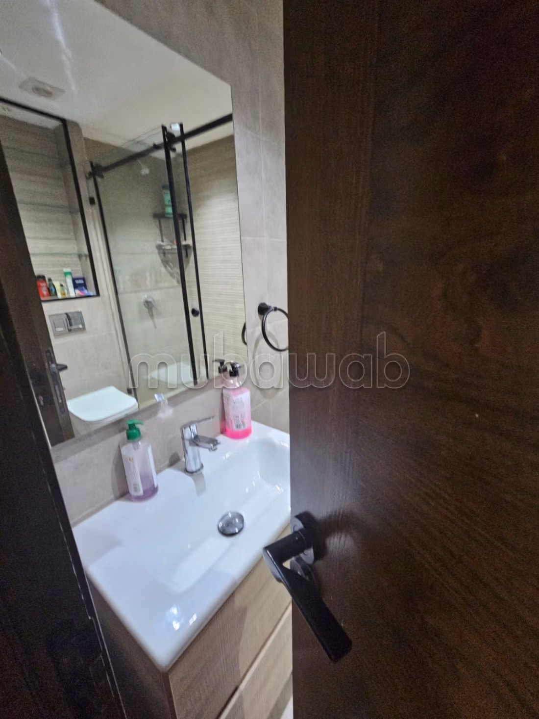 High-end apartment with swimming pool