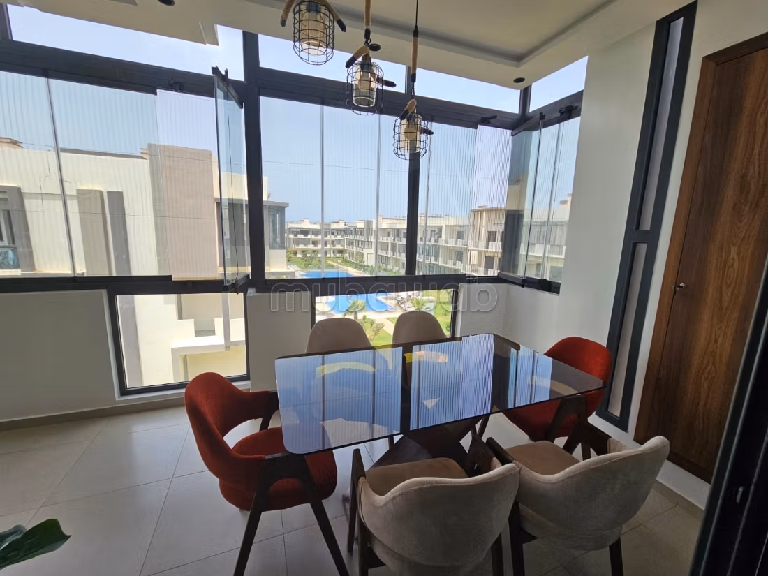 High-end apartment with swimming pool