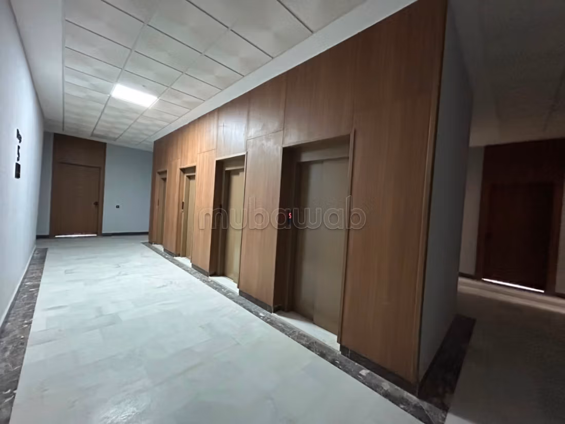 Ufficio Plateau di 75 m In Affitto a Sidi Maarof