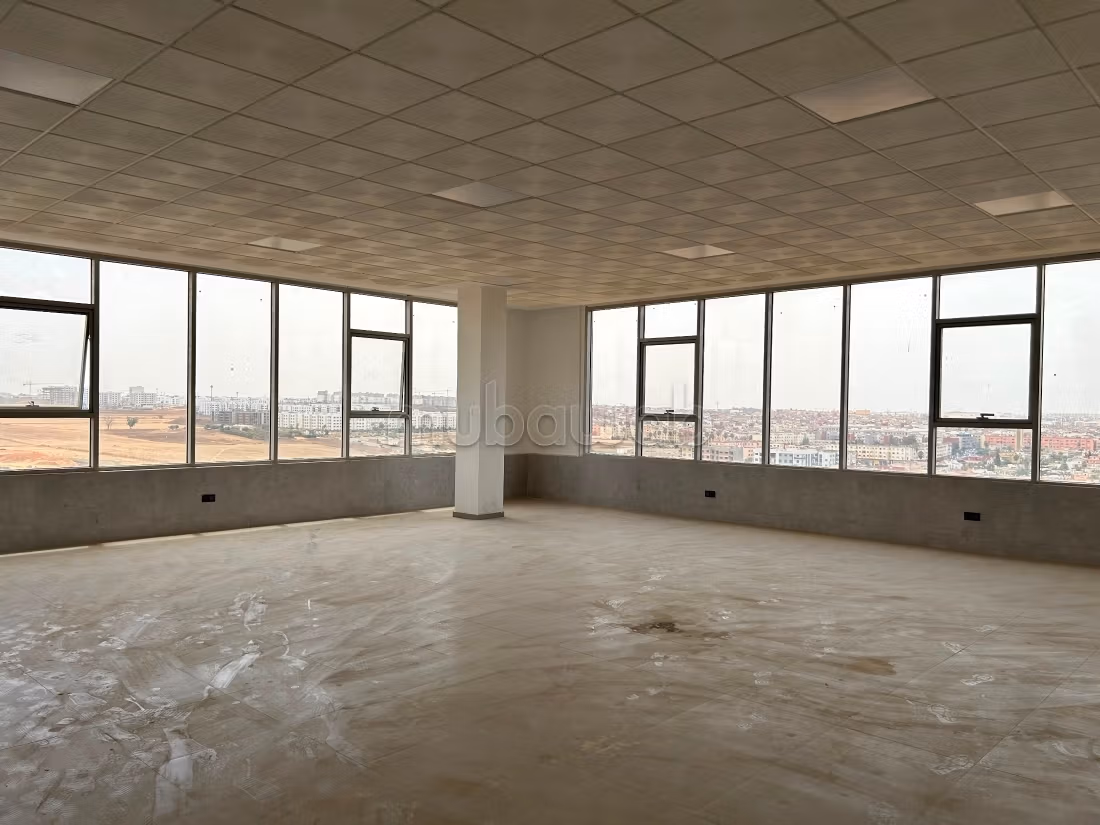 Ufficio Plateau di 75 m In Affitto a Sidi Maarof