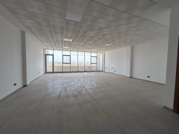 Plato Oficina de 75 m en Alquiler en Sidi Maarof