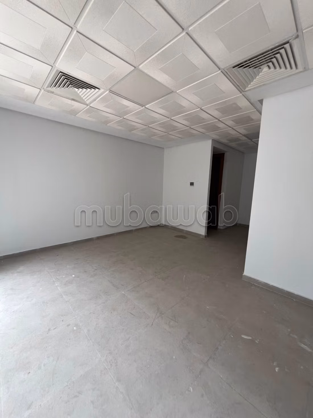 Location bureau
parking de standing My Youssef 
roches noir