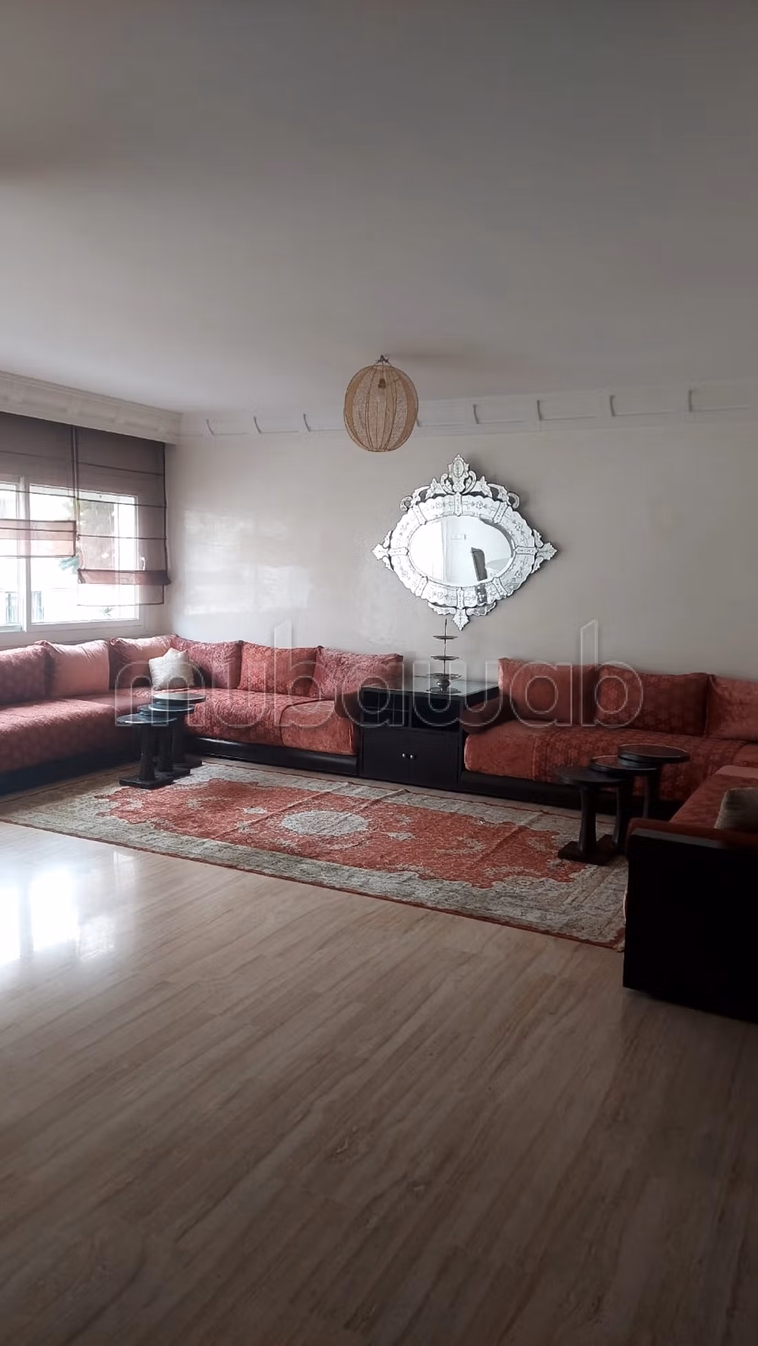Superbe appartement à louer à Gauthier.
3 belles chambres.
Meublé — 5