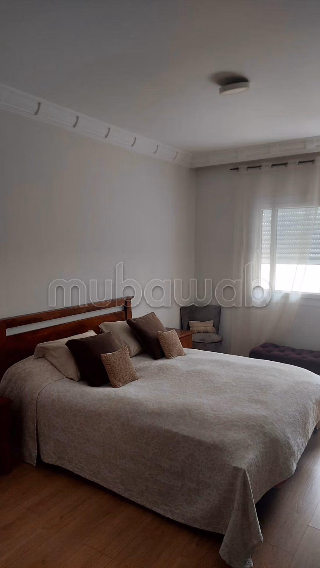 Superbe appartement à louer à Gauthier.
3 belles chambres.
Meublé — 6