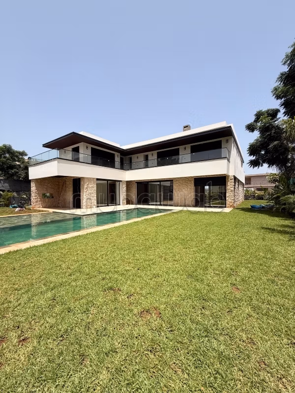 Villa d'Exception A LOUER à Souissi 
Rabat