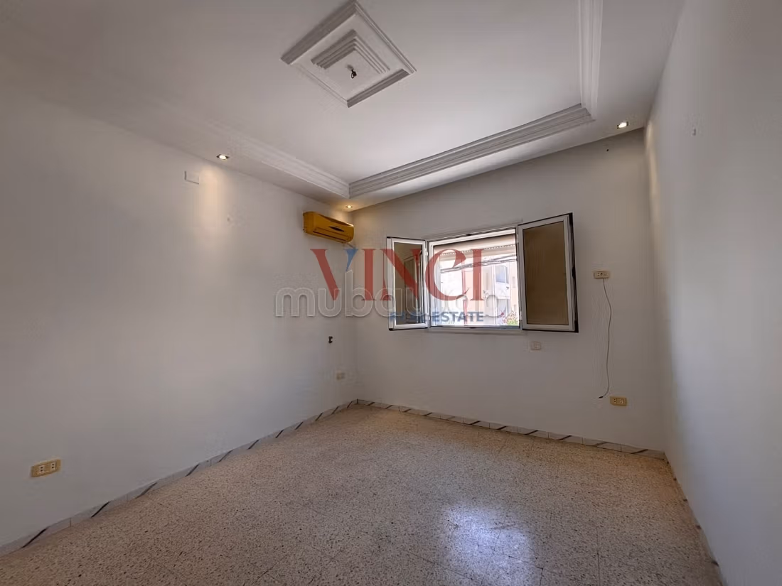 AFFITTASI piano di villa in S2