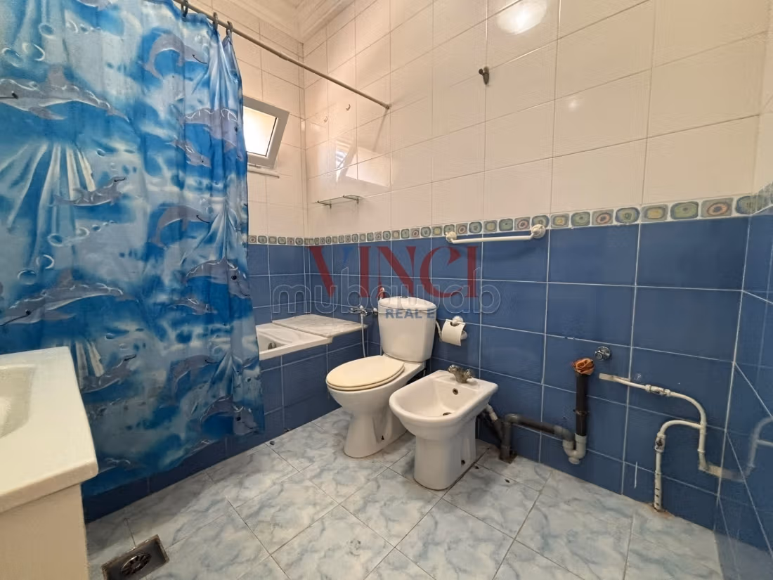 AFFITTASI piano di villa in S2