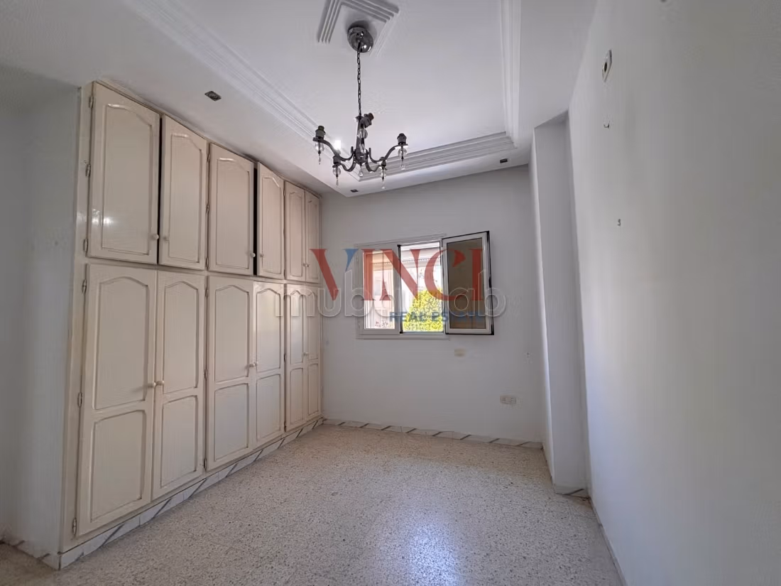 AFFITTASI piano di villa in S2