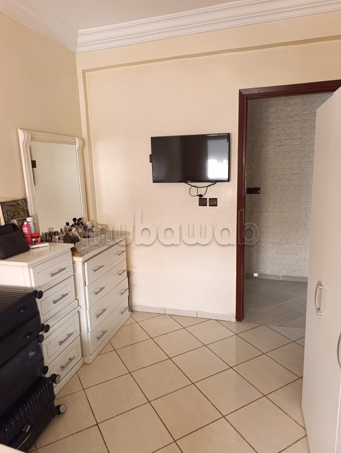 Venta de un apartamento en el barrio de Al-Farah. 23 piezas increíbles. Amueblado